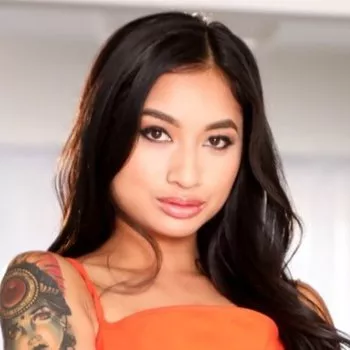 Pornstar Avery Black